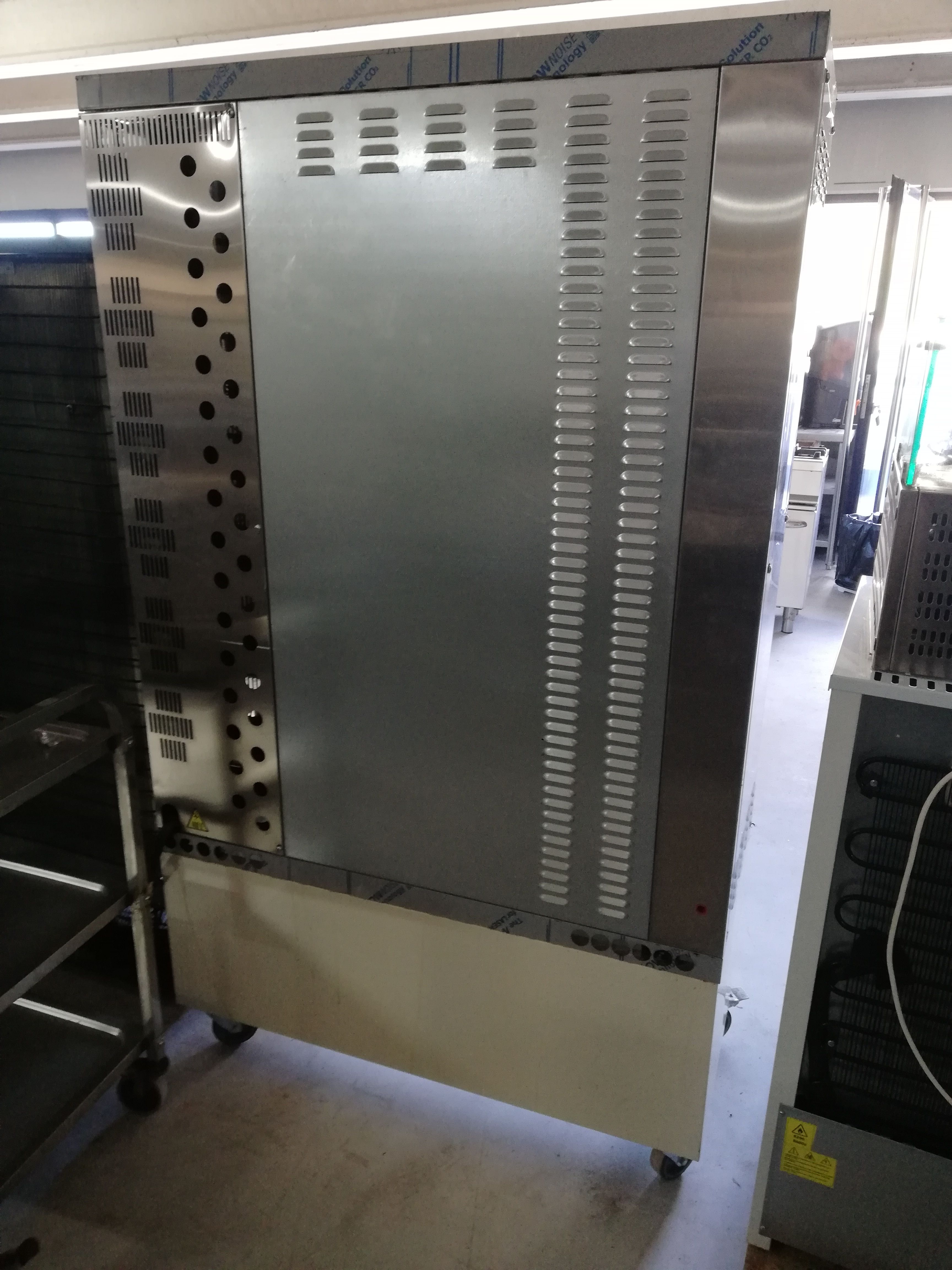 Asador de Pollos eléctrico MCM mod. 6EEN - Imagen 4
